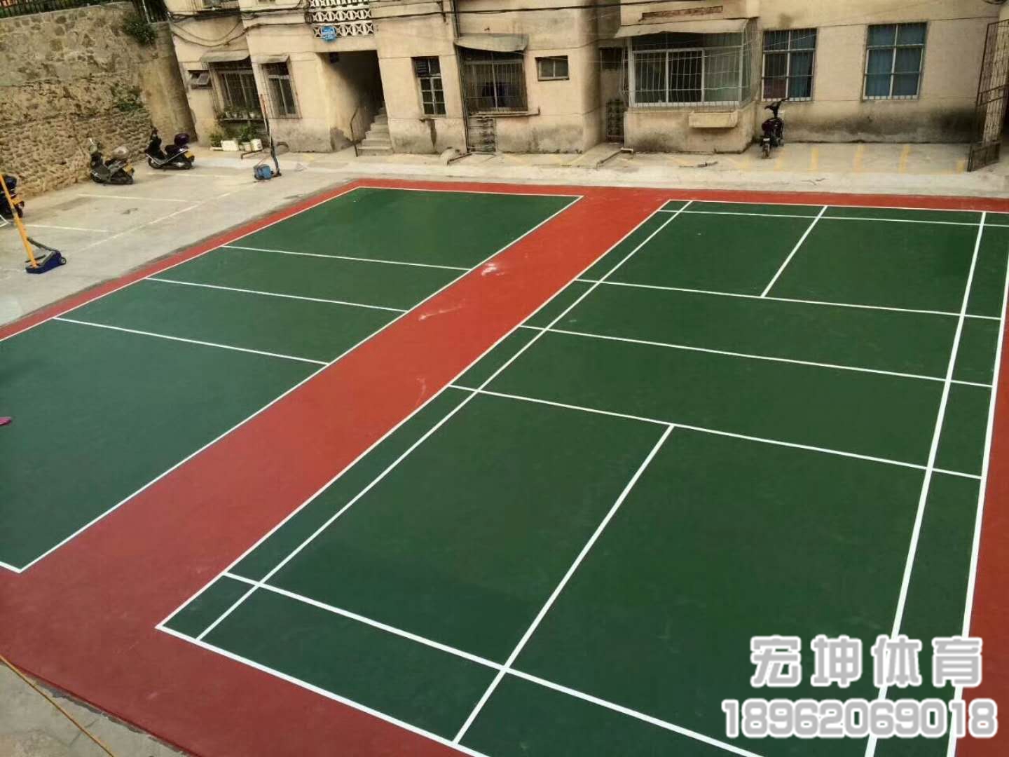 塑膠網(wǎng)球場(chǎng)、羽毛球場(chǎng)地